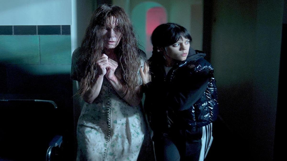 ja-conhecemos-a-tia-ophelia-de-wednesday-criadores-prometem-mais-misterio