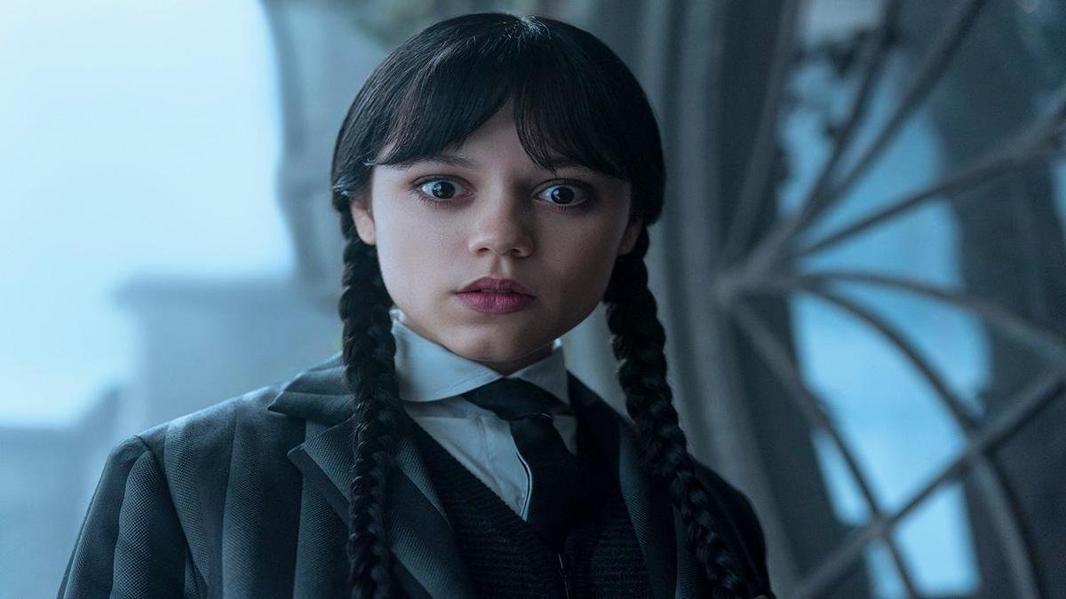 o-novo-stalker-de-wednesday-e-revelado-no-segundo-episodio-e-os-criadores-falam-sobre-como-a-paixao