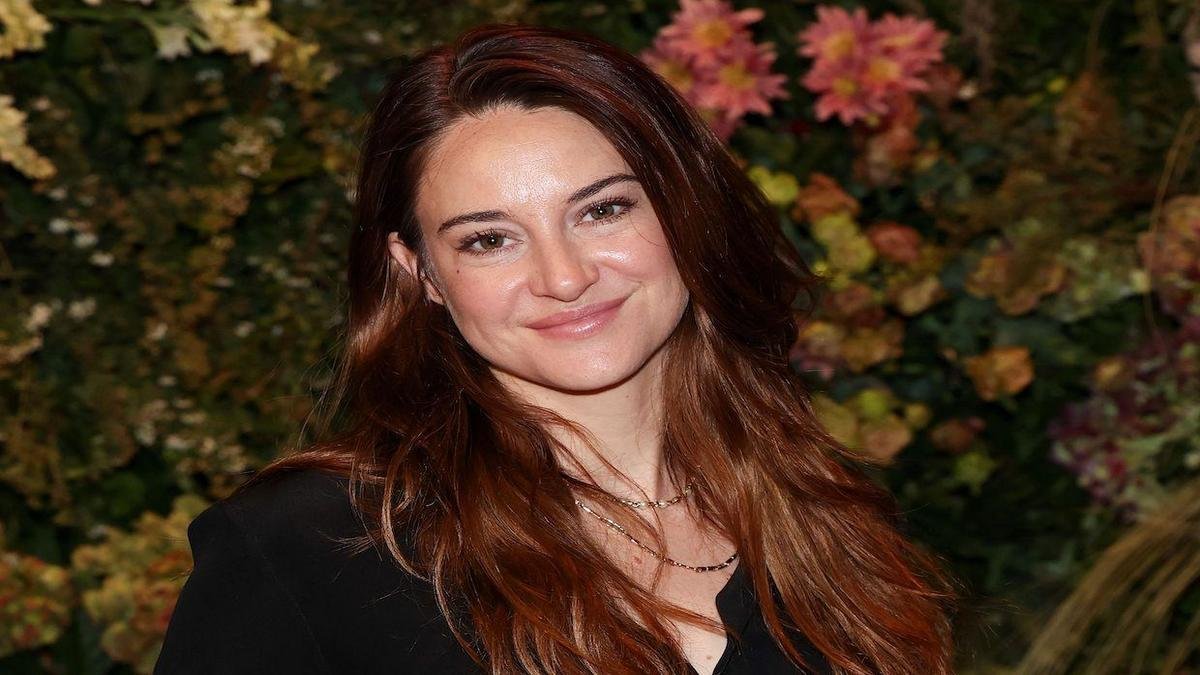 shailene-woodley-se-junta-a-lindsay-lohan-na-nova-serie-da-hulu-count-my-lies-e-derek-hough-e-o-novo